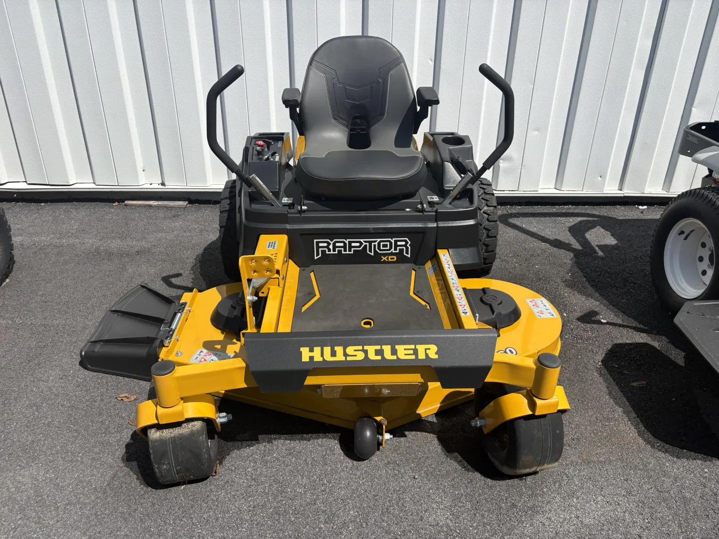 Hustler 939769