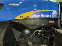 New Holland T7050