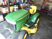John Deere GT235