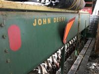 John Deere 8250