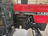 Case-IH 695