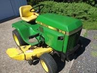 John Deere 318