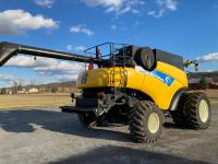 New Holland CR9070
