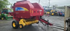 New Holland BR7060