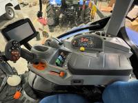 New Holland T7050