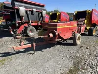 New Holland 565