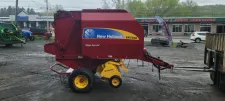 New Holland BR7060