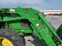 John Deere 5085E