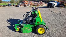 John Deere 636M