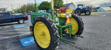 John Deere B