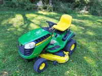 John Deere D140