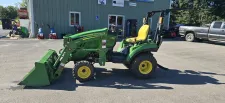 John Deere 1023E