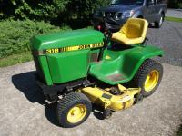 John Deere 318