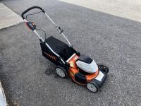 Stihl RMA460 Kit with AL101 Charger and AK30 Battery