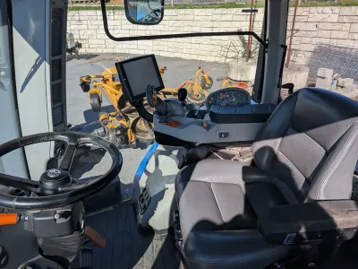 Part Number: New Holland T8.390