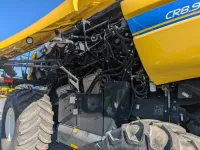 New Holland CR8.90