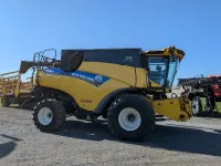New Holland CR8.90