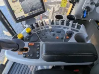 New Holland CR8.90