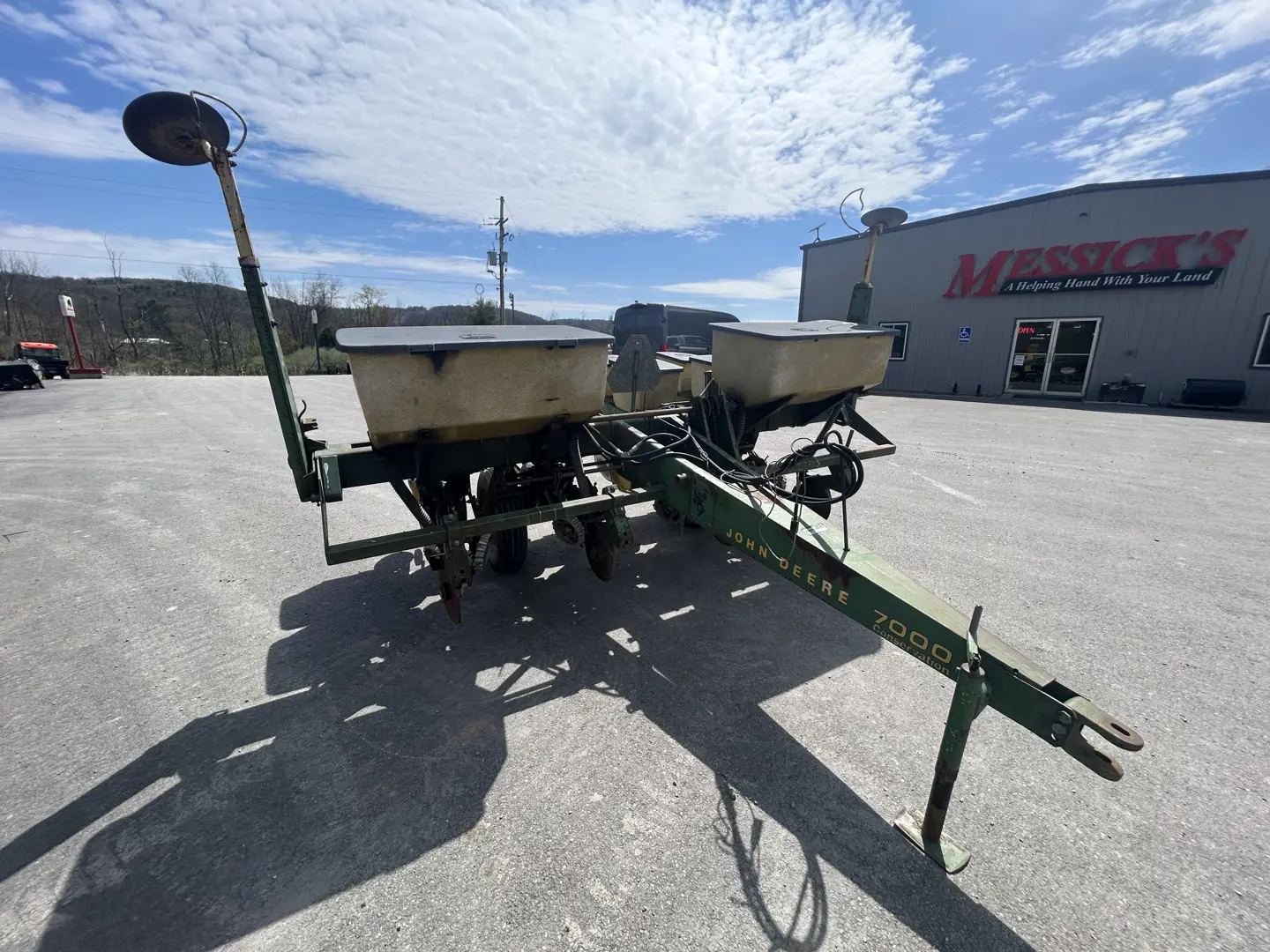 John Deere 7000