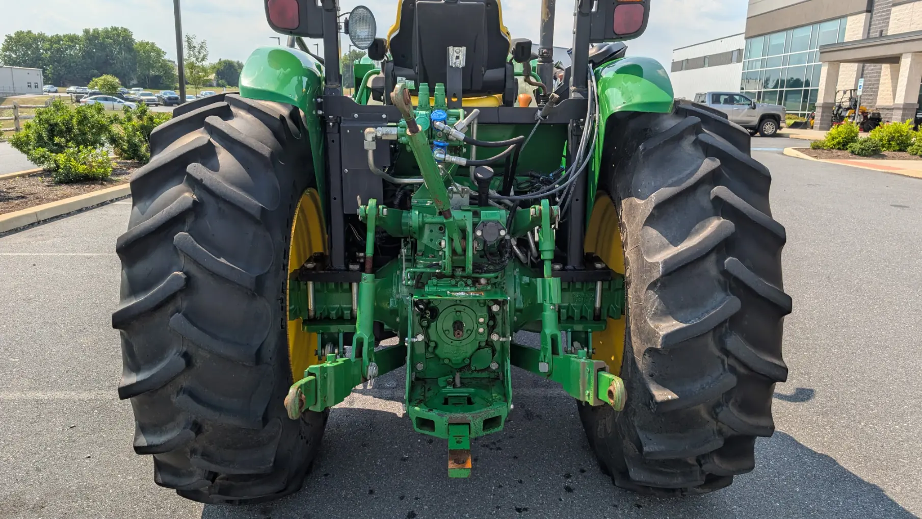 John Deere 5085E