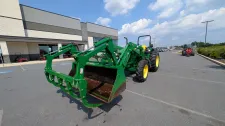 John Deere 5085E