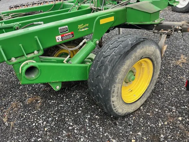 John Deere 2623