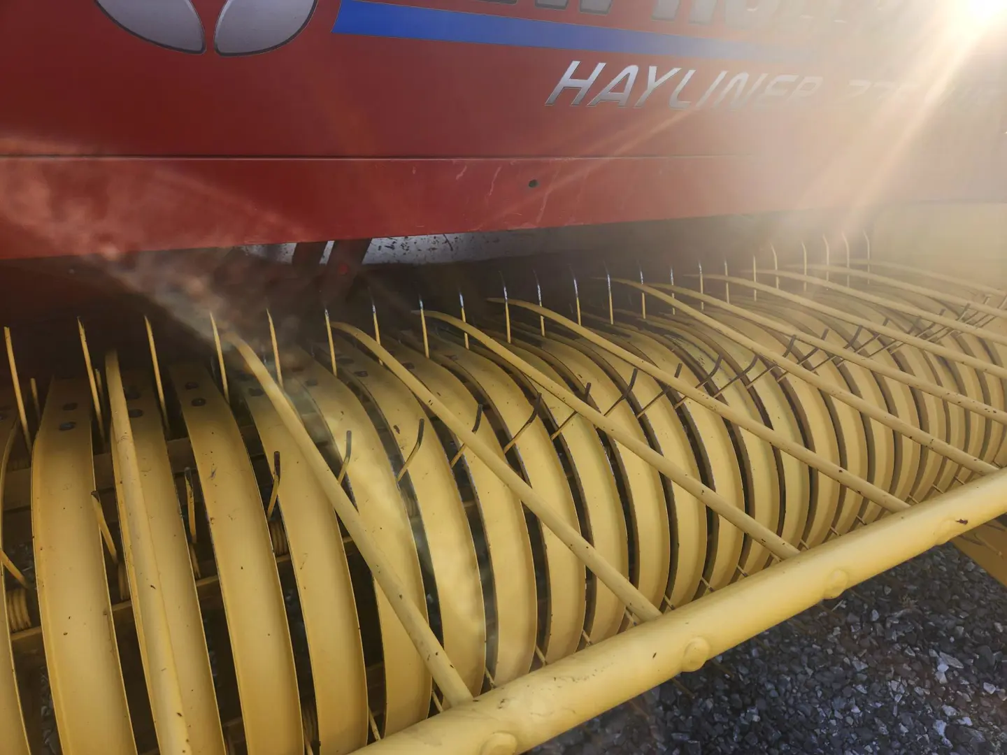 New Holland HAYLINER 275 PLUS