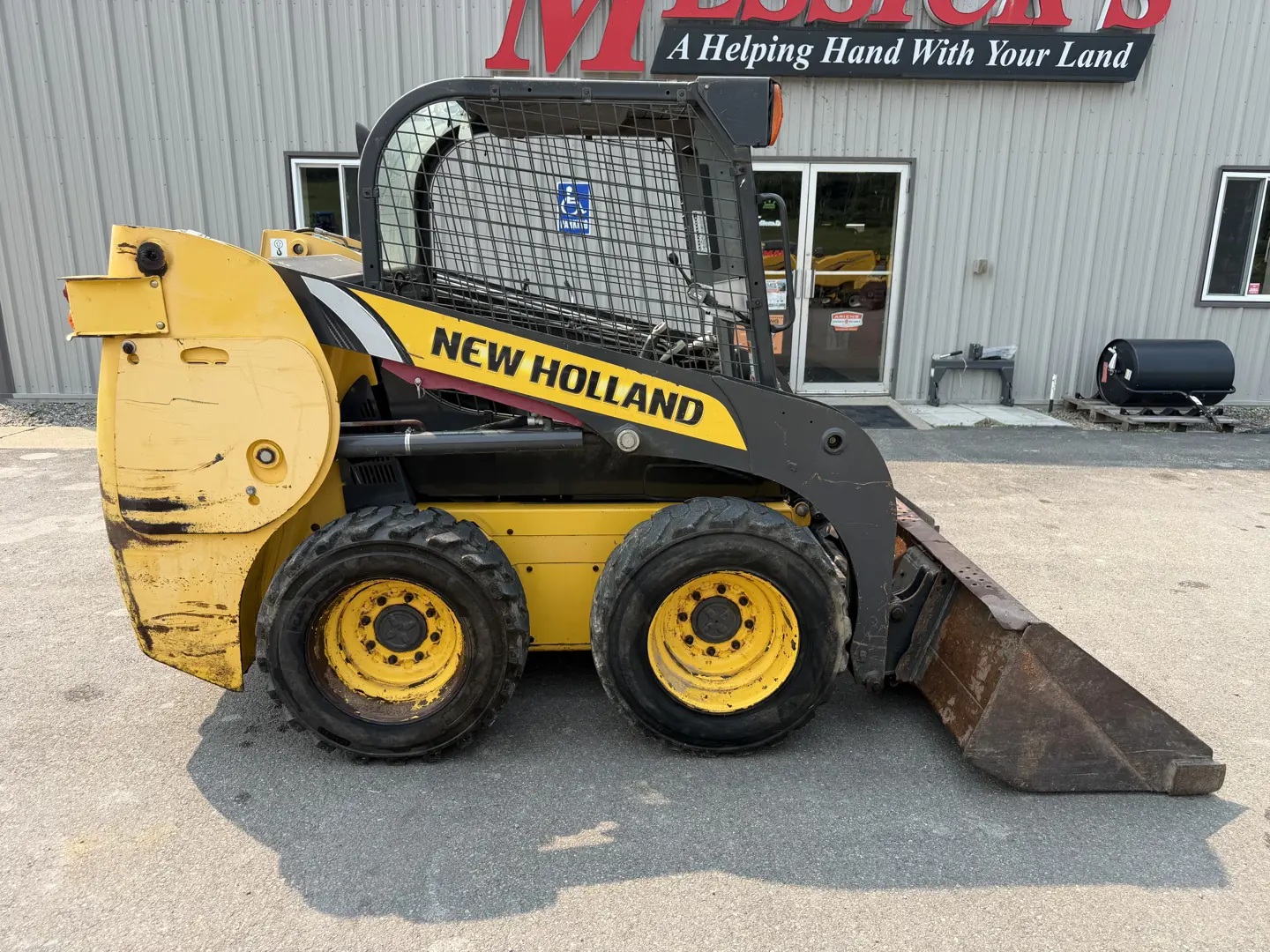 New Holland L216