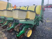 John Deere 7200