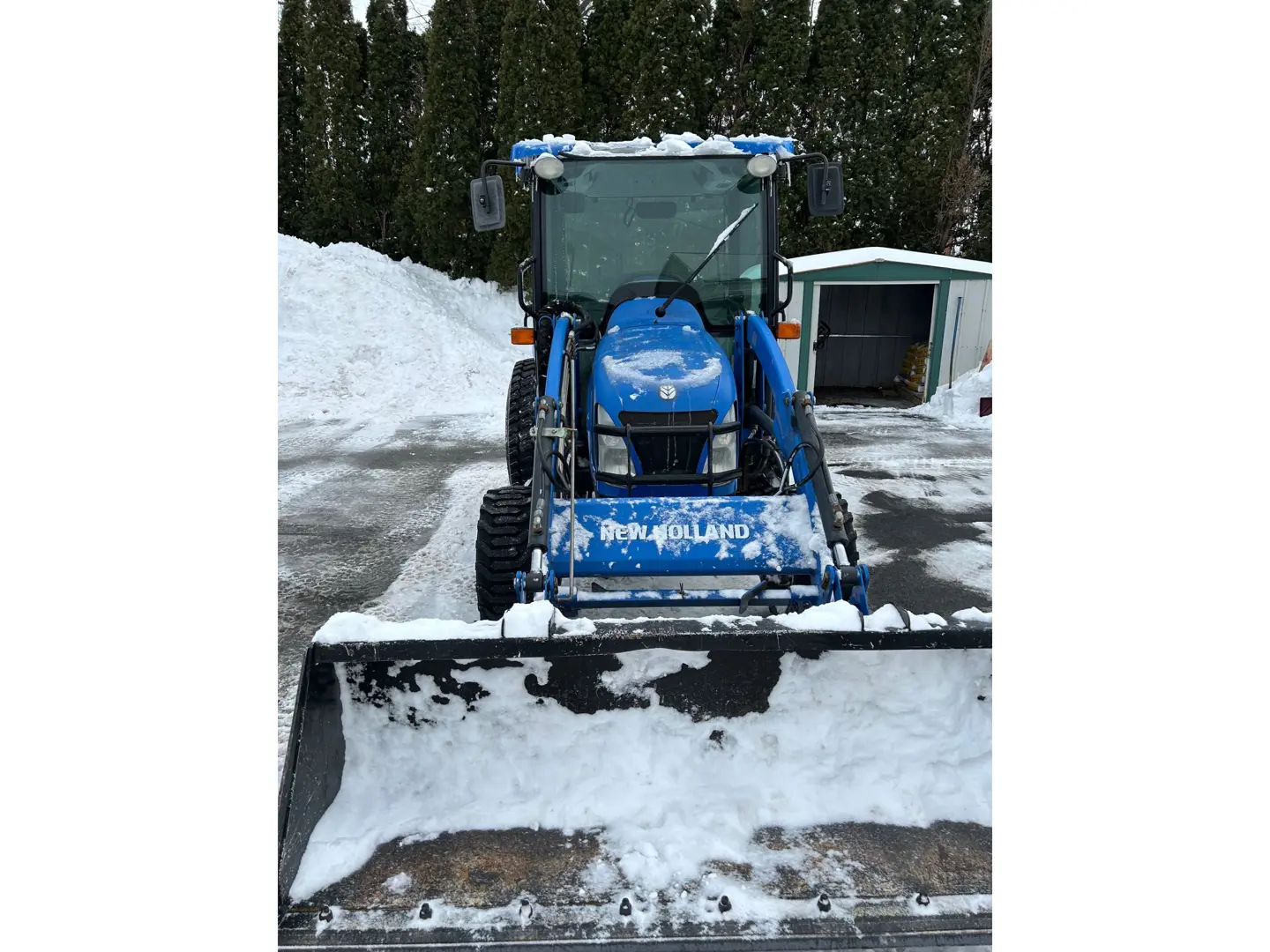 New Holland Boomer 3050