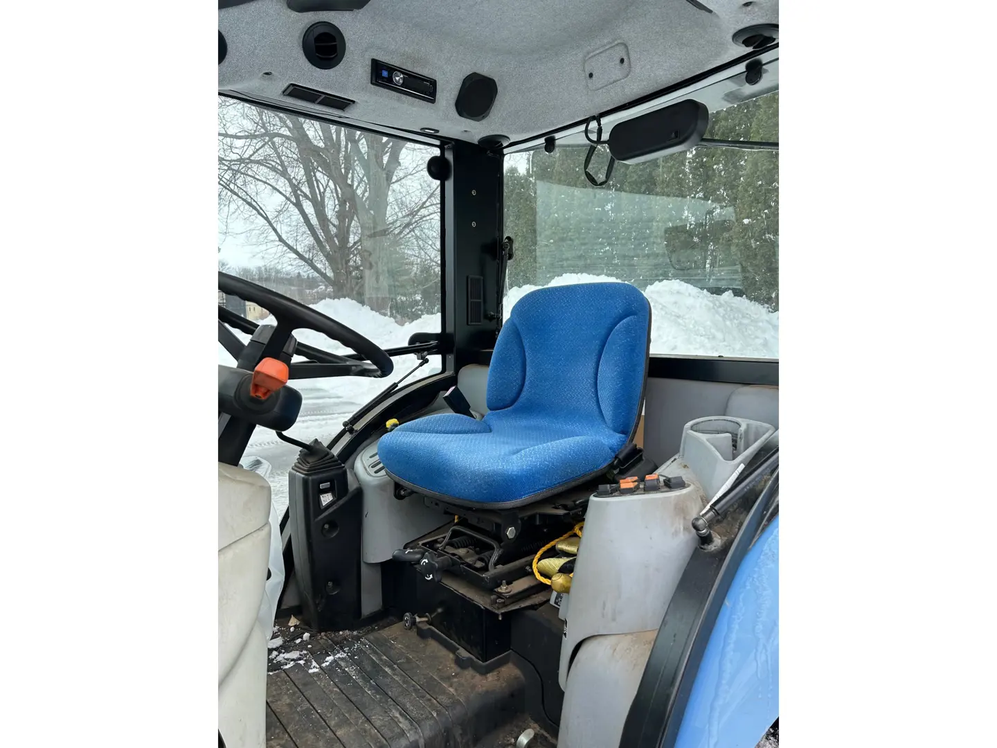 New Holland Boomer 3050
