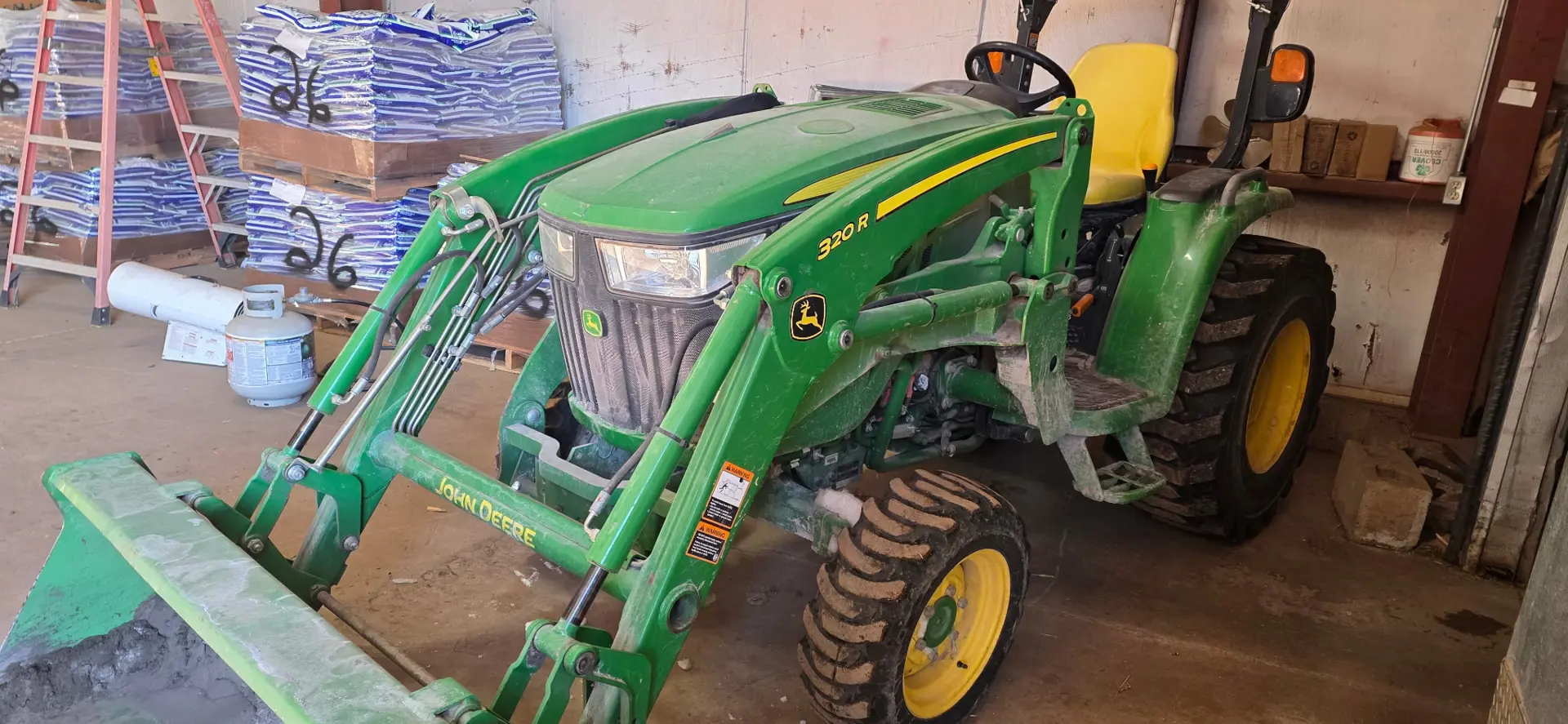 John Deere 3033R