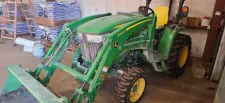 John Deere 3033R