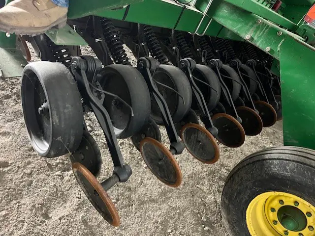 John Deere 1560