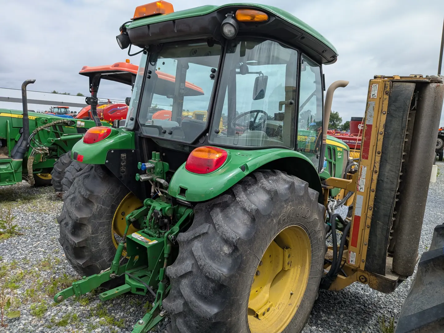John Deere 5100E