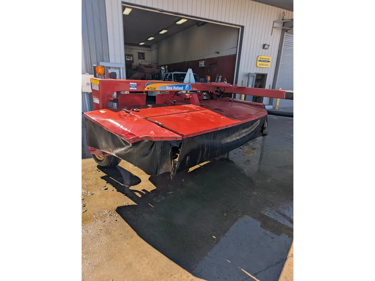 New Holland H7230
