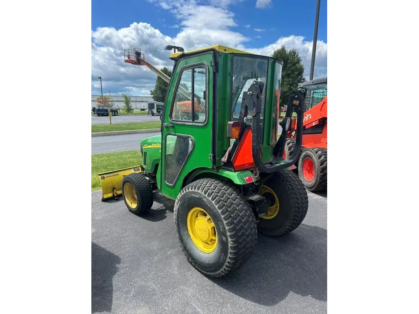 John Deere 2520