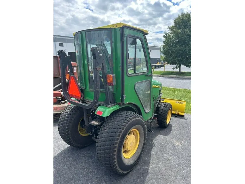 John Deere 2520