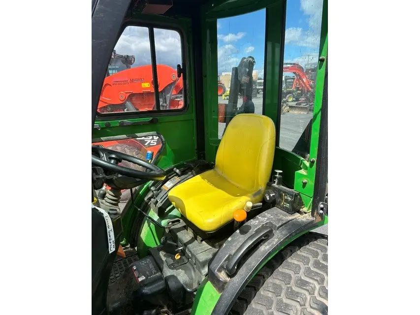 John Deere 2520