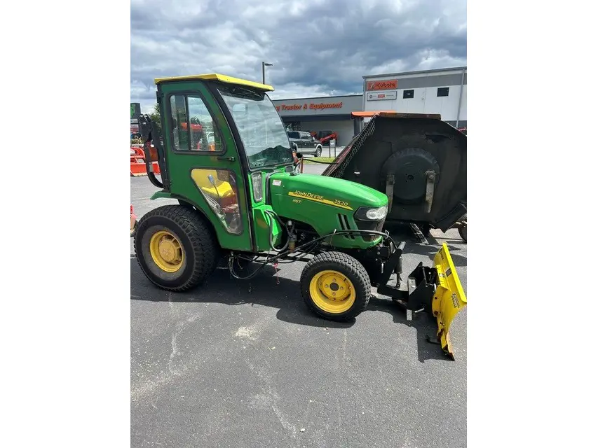 John Deere 2520