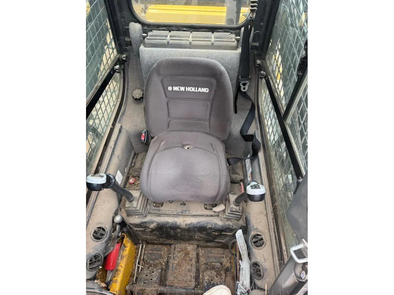 New Holland L228