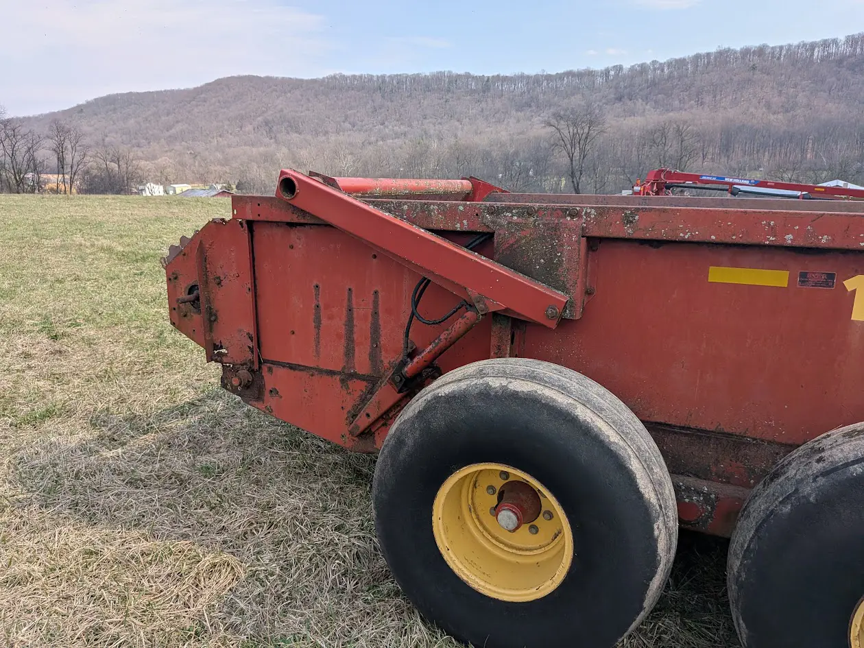 New Holland 195