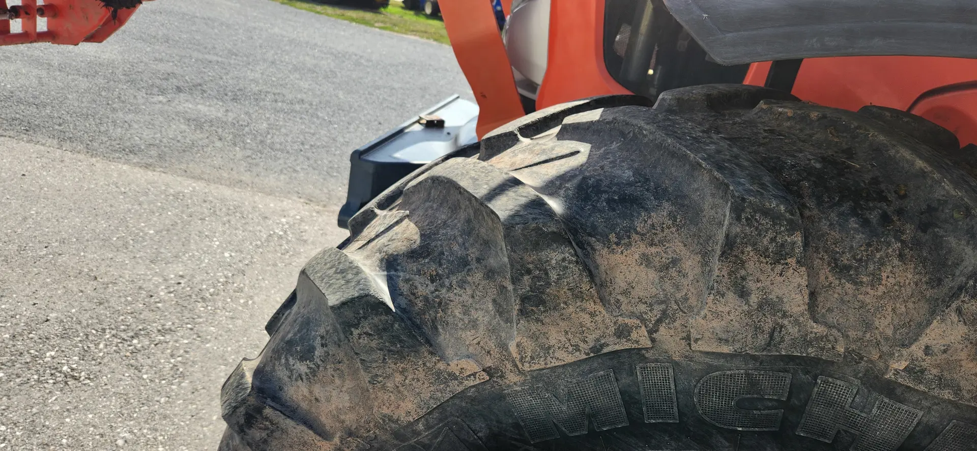 Kubota M7-131