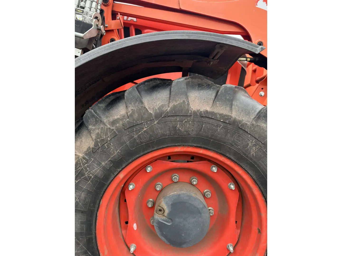 Kubota M7-131