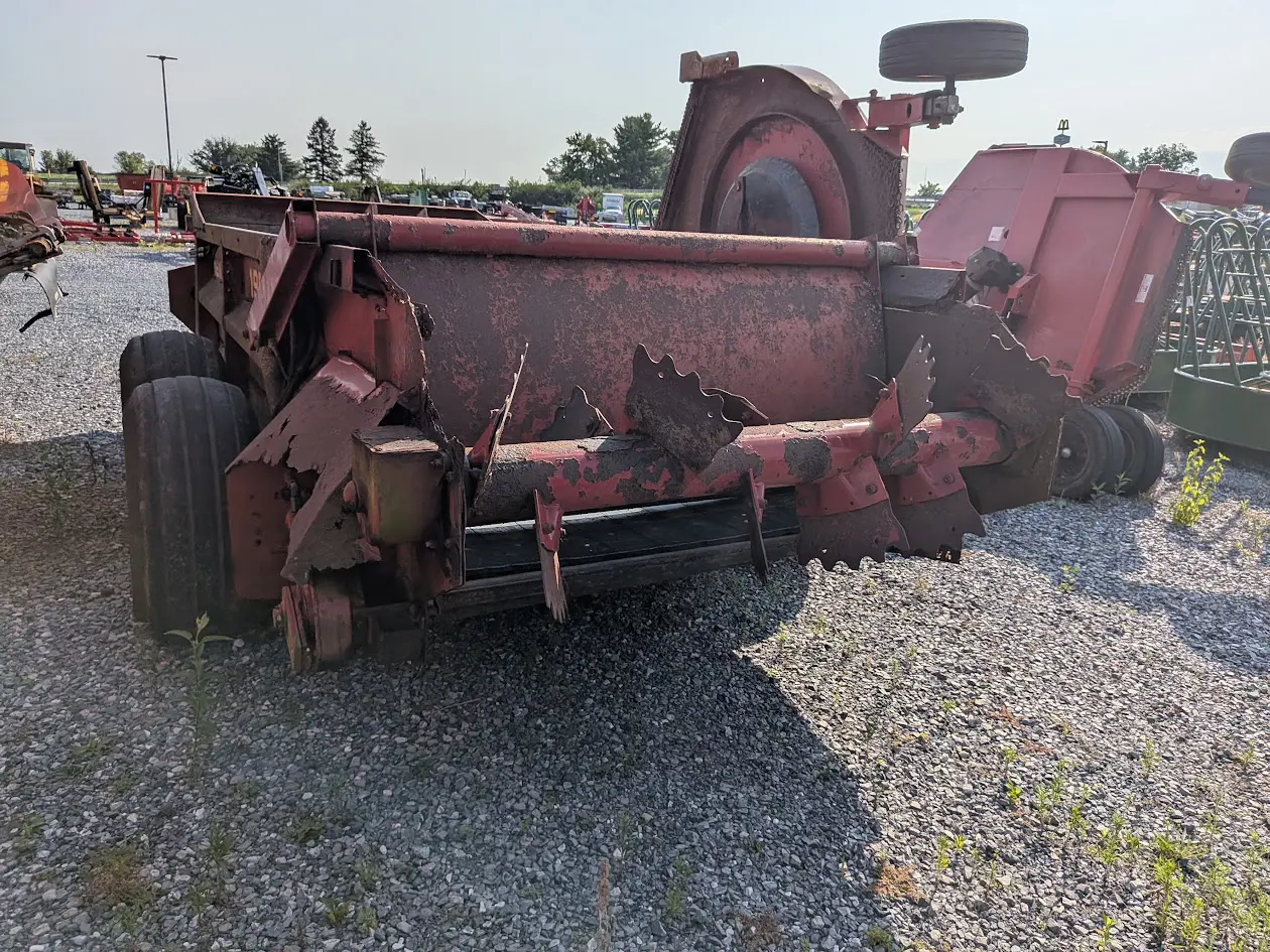 New Holland 195