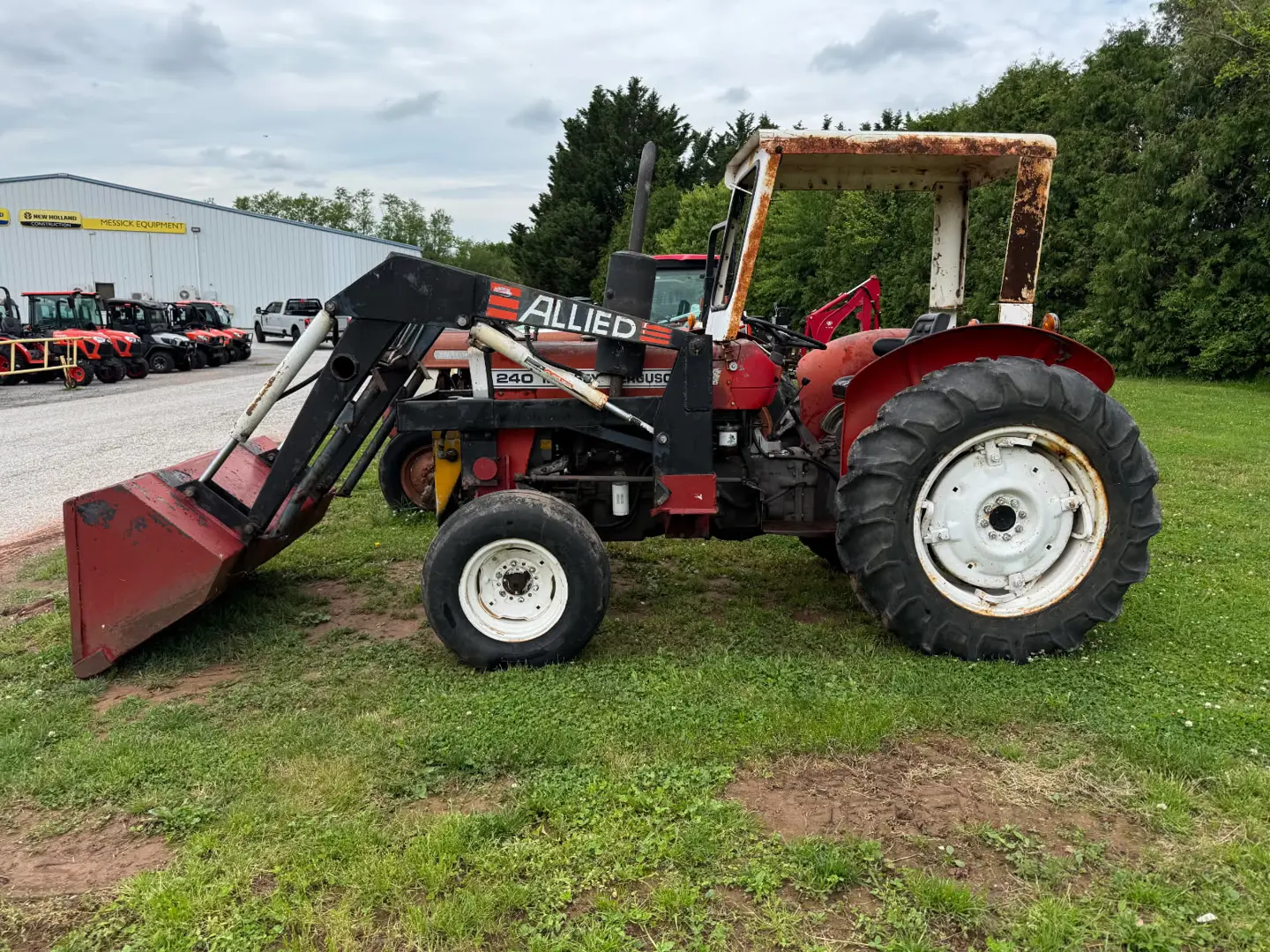 Massey Ferguson 240