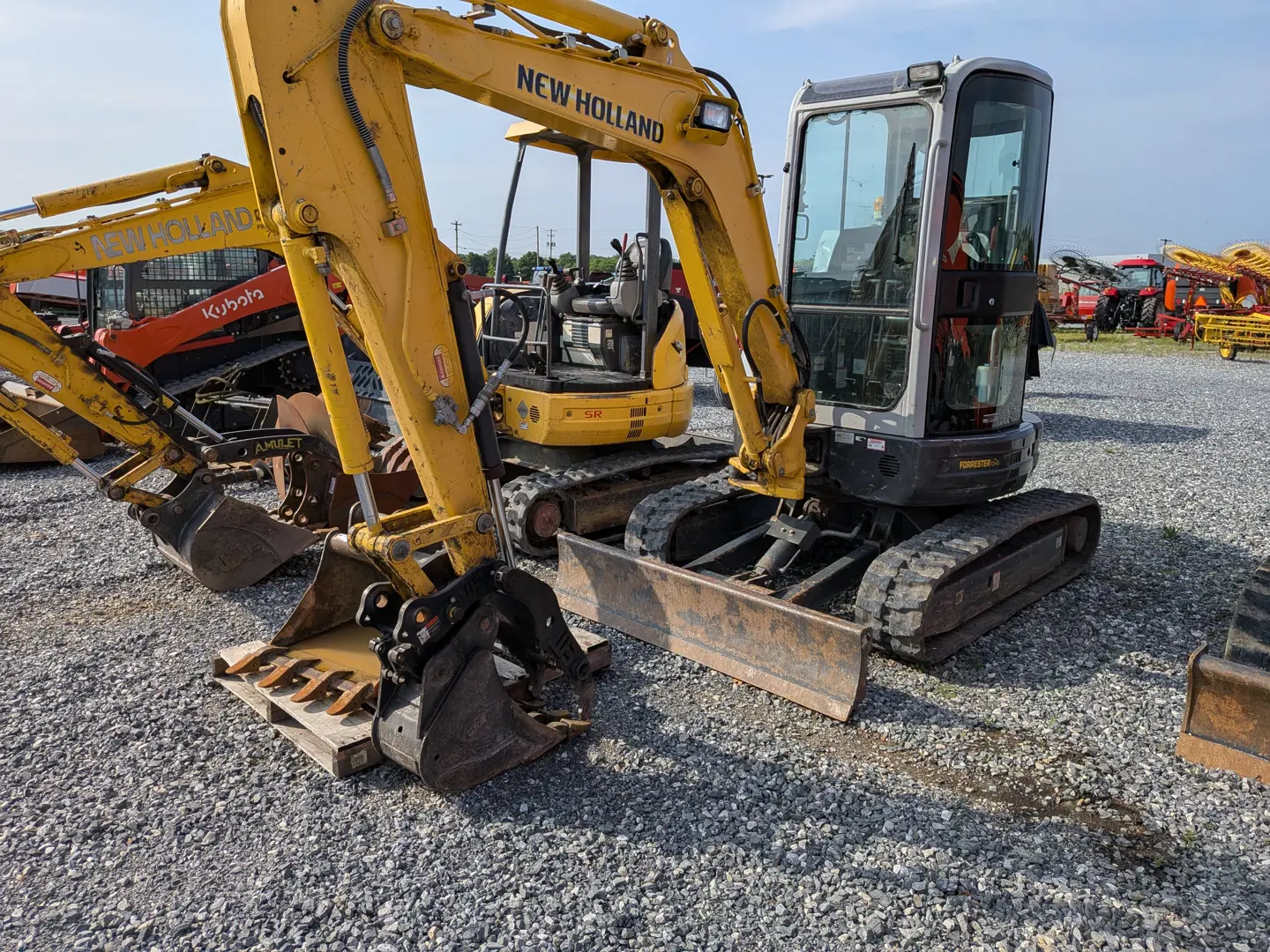 New Holland E35B