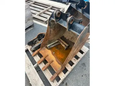 Used Excavator Buckets, Couplers, Breakers & Thumbs