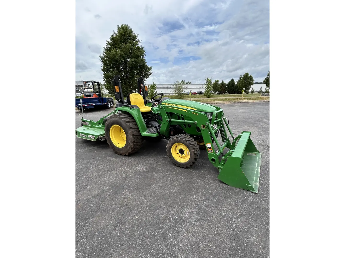 John Deere 3025E