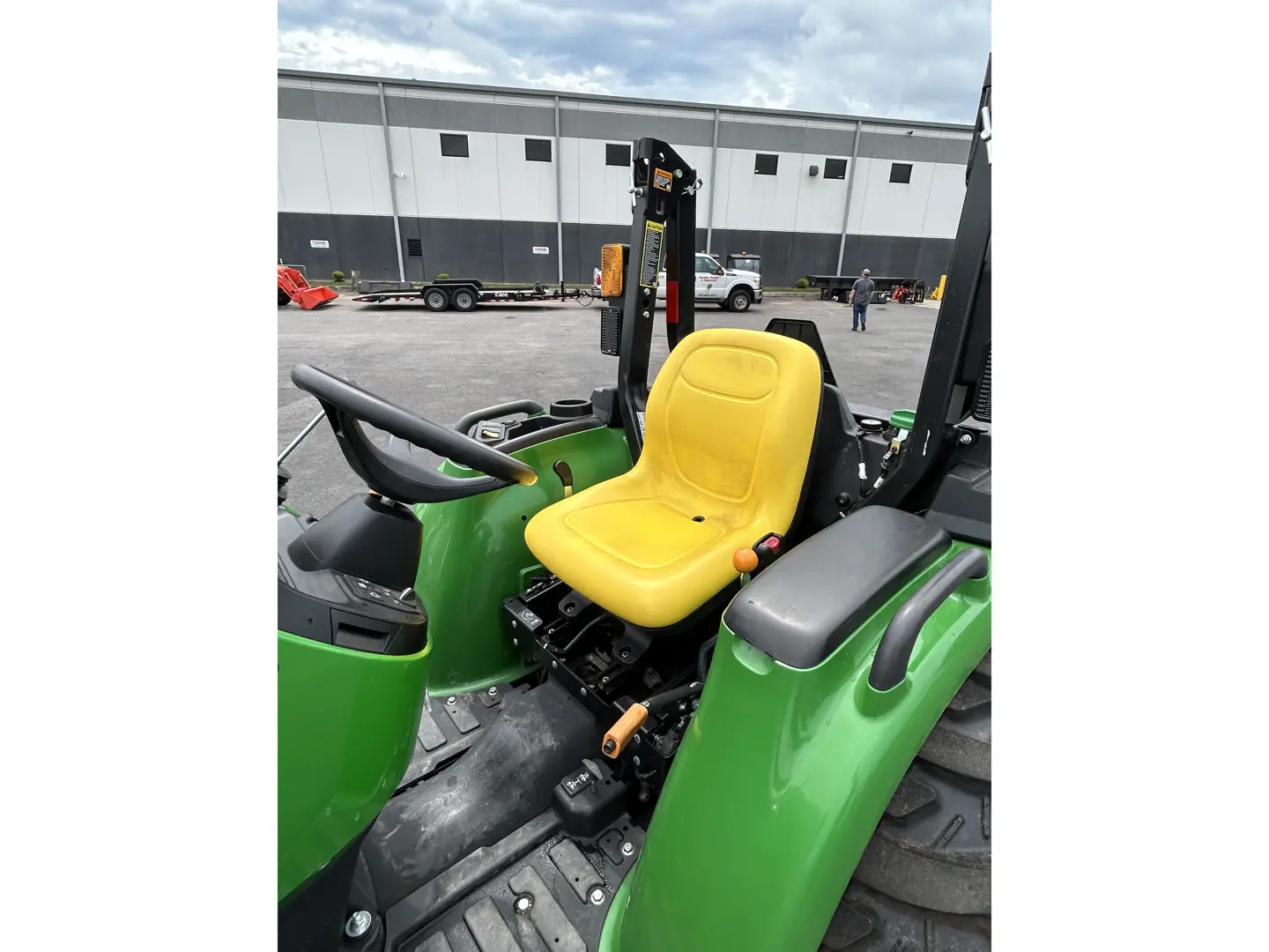 John Deere 3025E